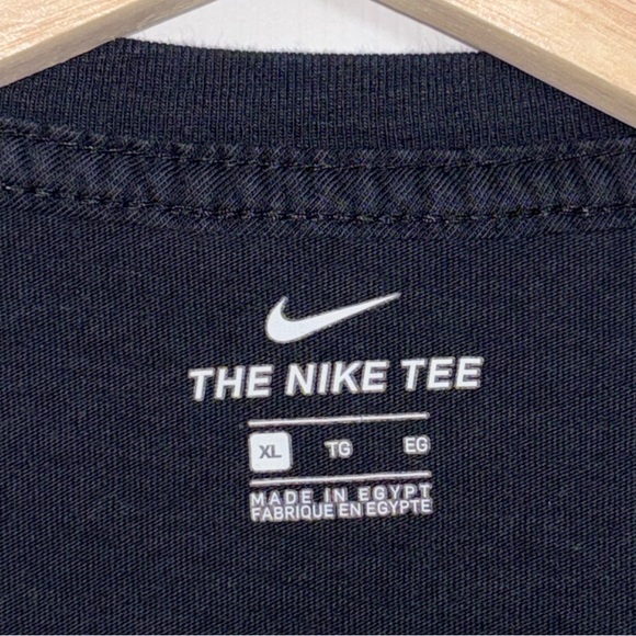 Nike Boys Long Sleeve Graphic Tee Shirt Youth XL Black Athletic Logo - Picture 2 of 2